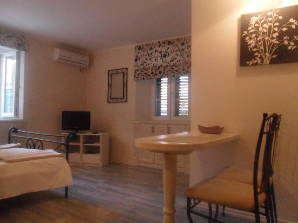 Old Town Apartment Šibenik Zimmer foto